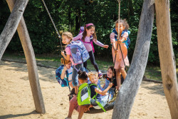 Schulranzen 7 Kinder auf Nests...